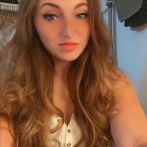 Meet your Posher, Gia